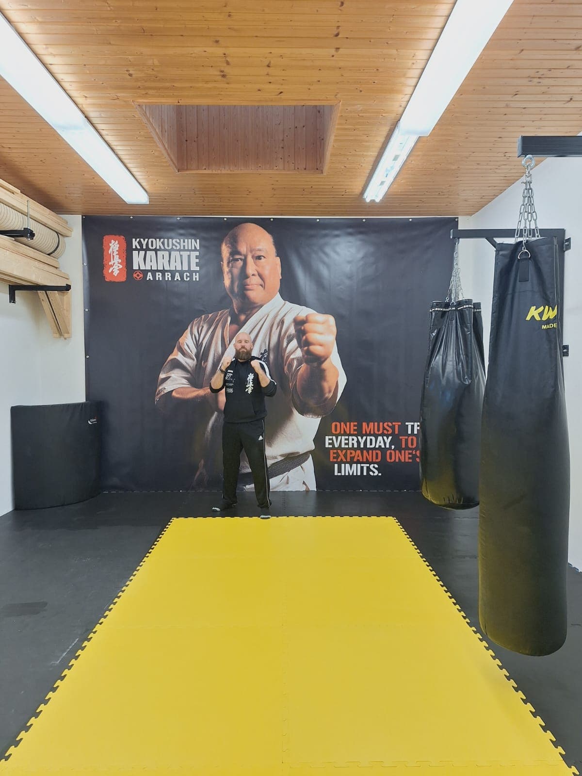 Karate-Training im Dojo Arrach